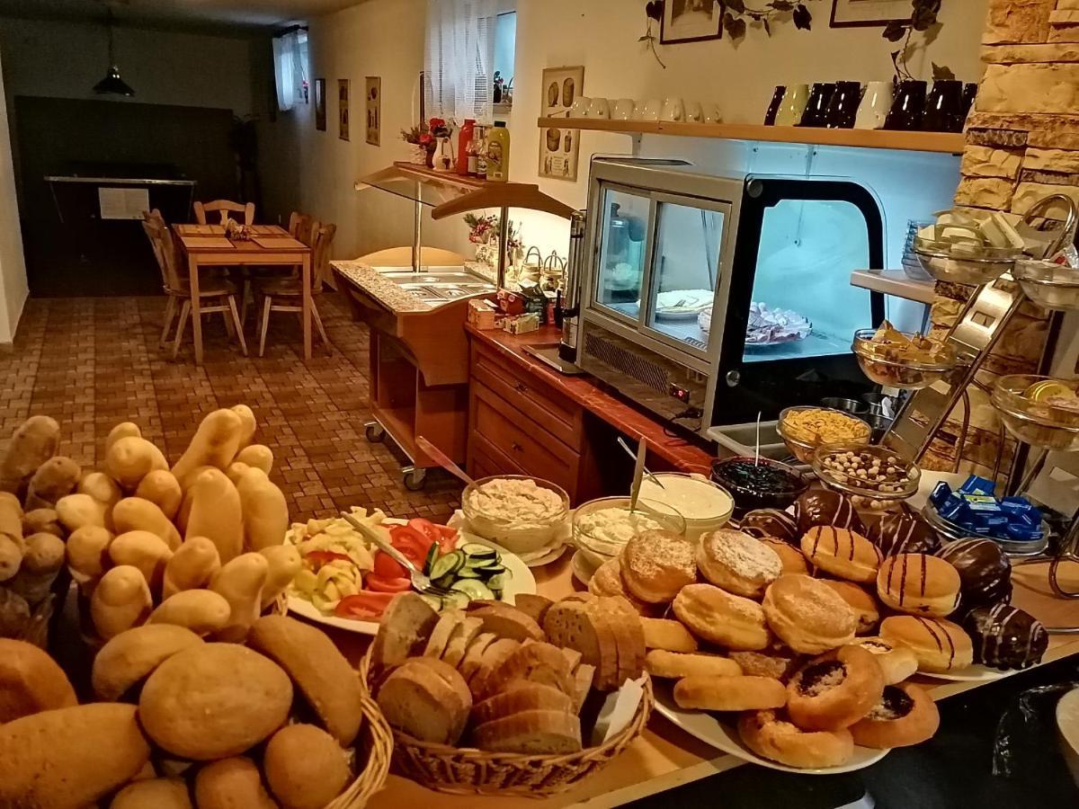 Privat Bohemia Hotel Šatov Kültér fotó
