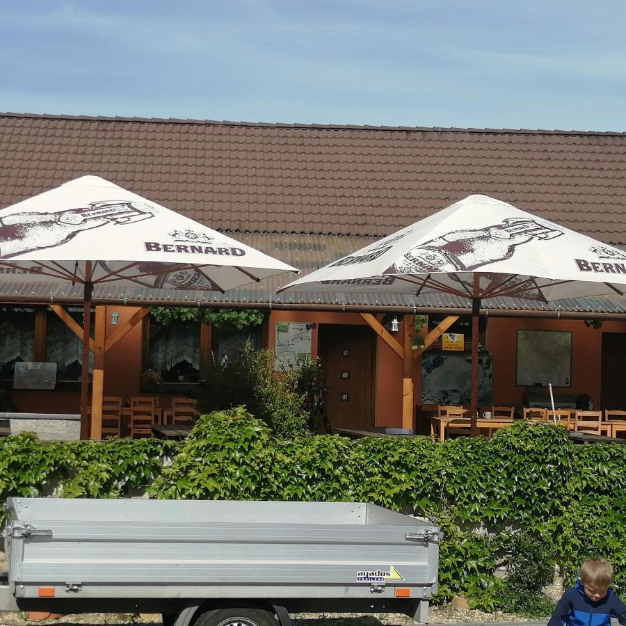 Privat Bohemia Hotel Šatov Kültér fotó