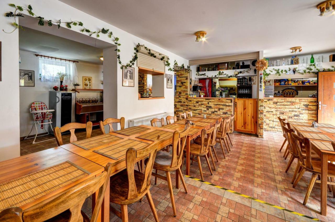 Privat Bohemia Hotel Šatov Kültér fotó