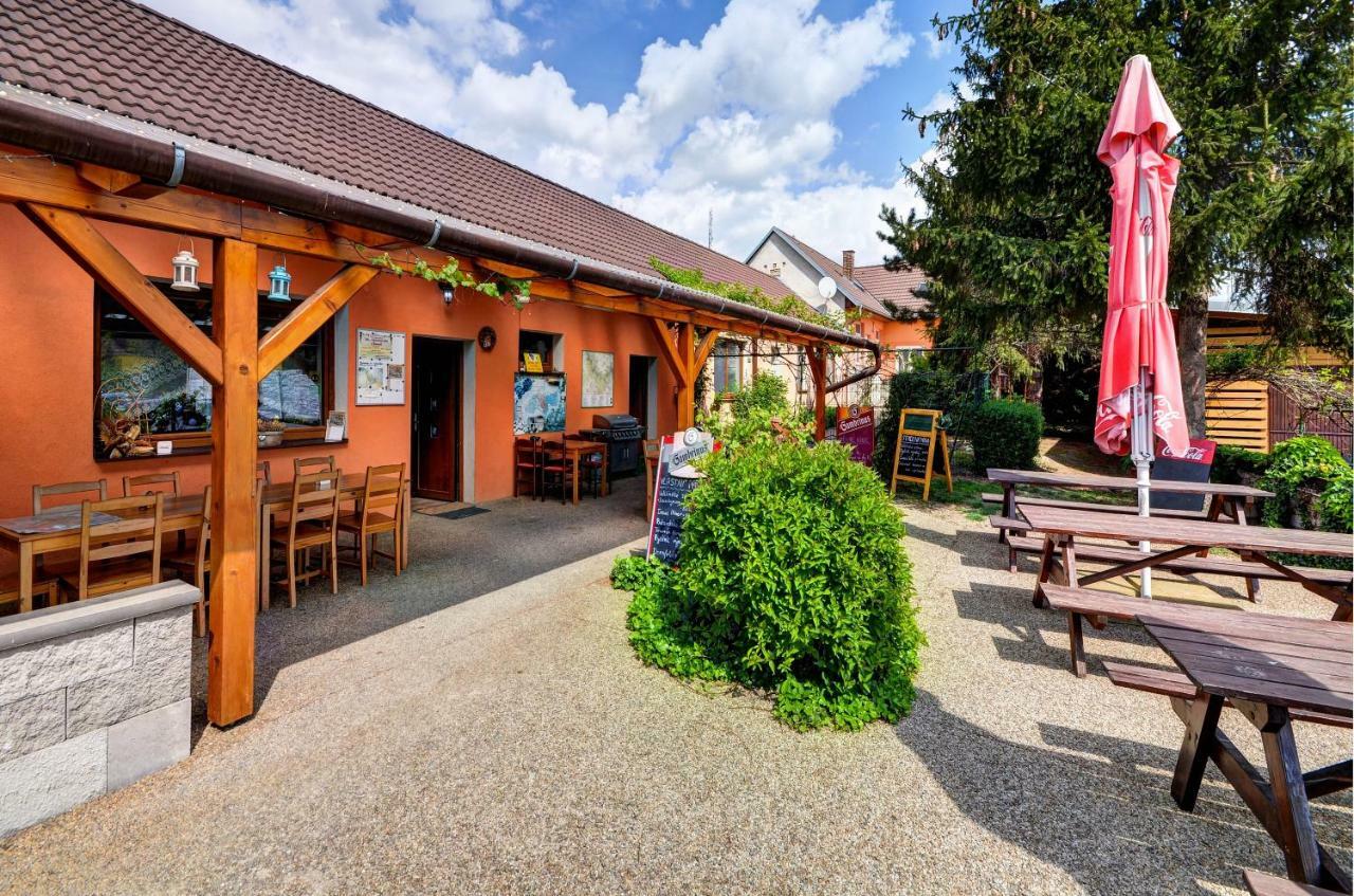 Privat Bohemia Hotel Šatov Kültér fotó